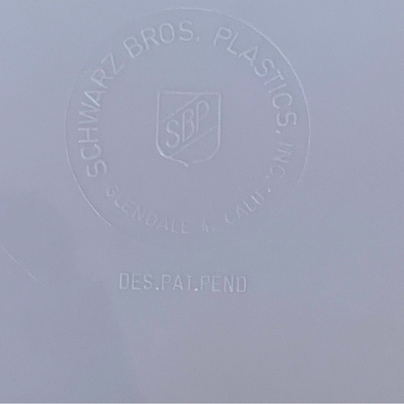 Vintage Lucite Tissue Holder - Picture 4 of 9